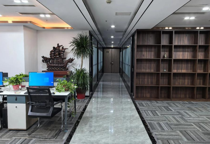 上海赫惟贸易有限公司服饰鞋帽批发渠道与供货优势分析